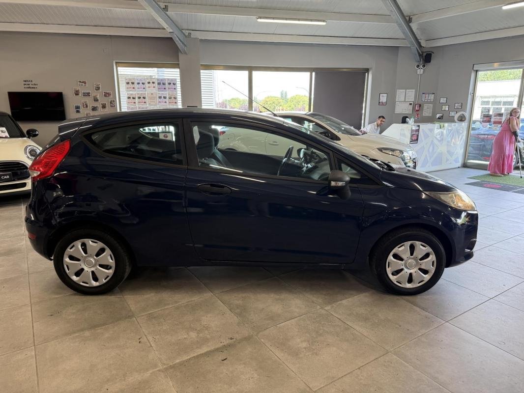 Ford Fiesta - Photo 6