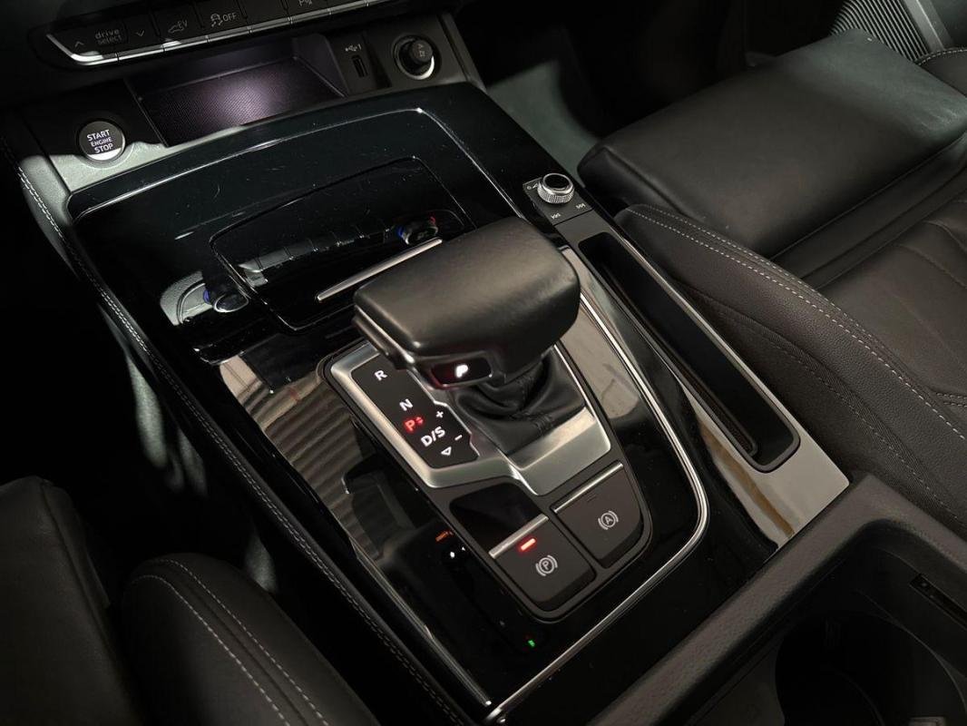 Audi Q5 - Photo 11