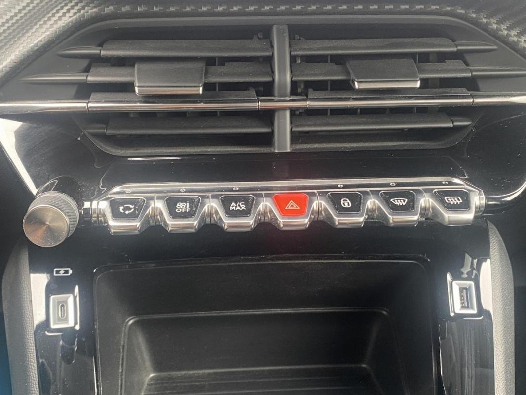 Peugeot 208 - Photo 13