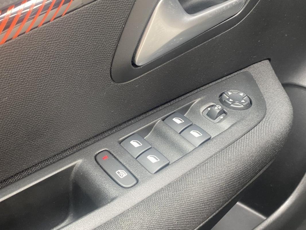Peugeot 208 - Photo 19