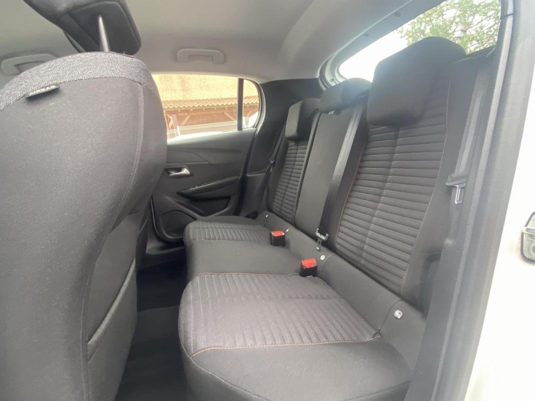 Peugeot 208 - Photo 21