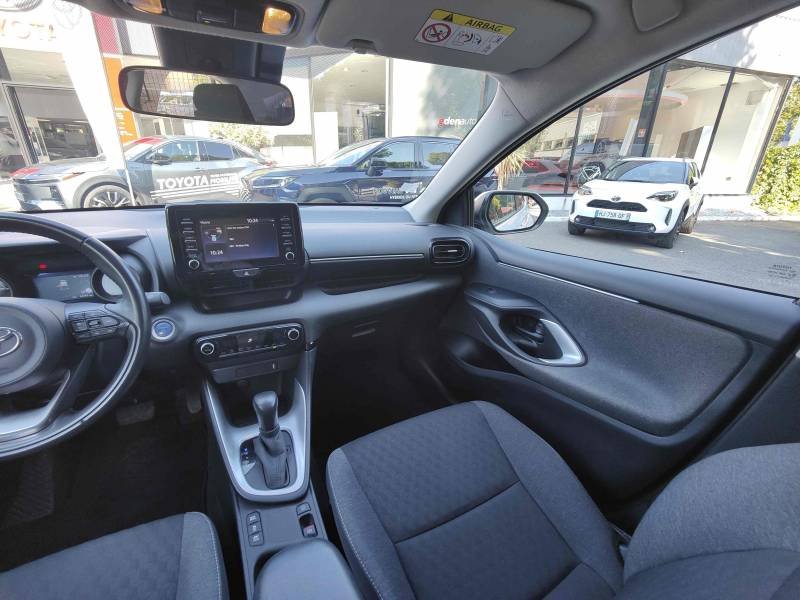 Toyota Yaris - Photo 11