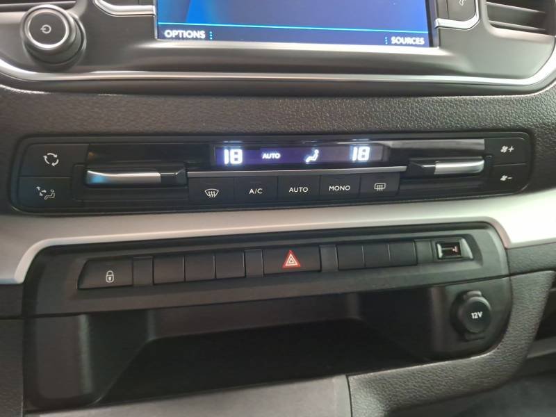 Peugeot Traveller - Photo 19