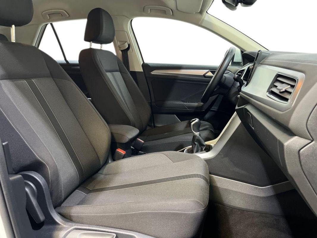 Volkswagen T-Roc - Photo 13