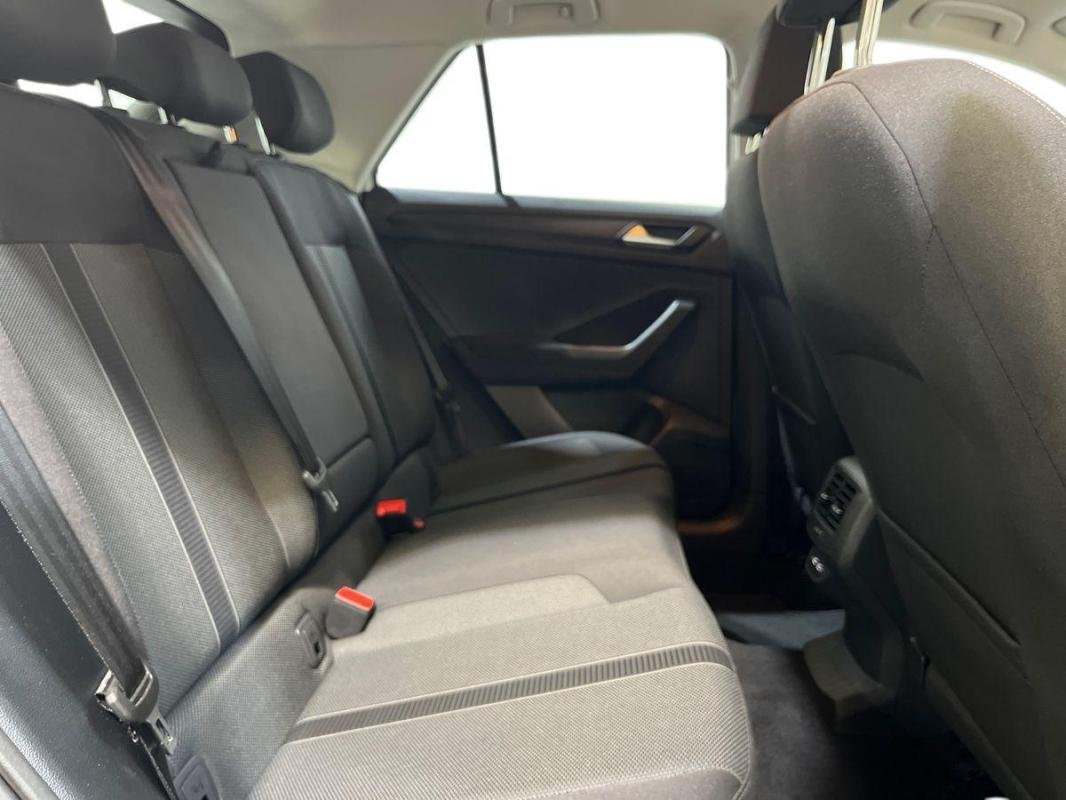 Volkswagen T-Roc - Photo 23