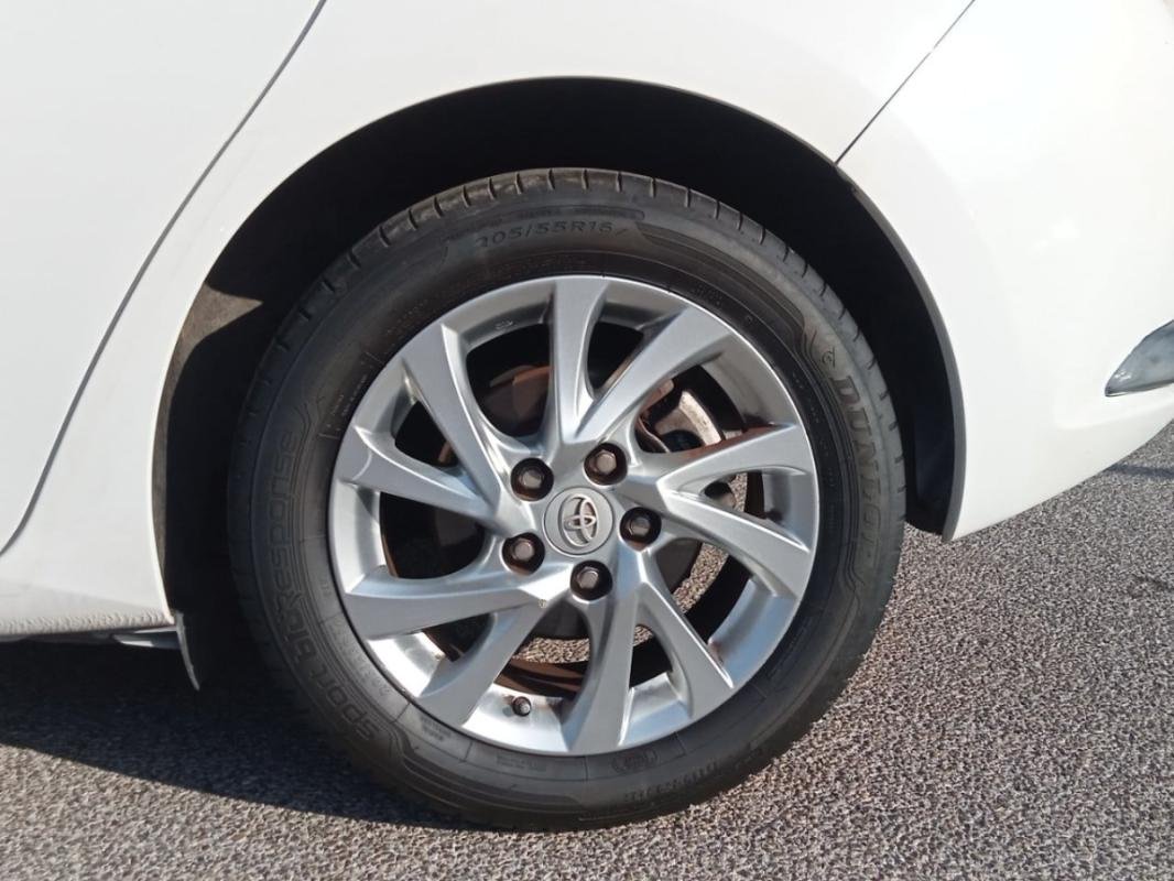 Toyota Auris - Photo 11
