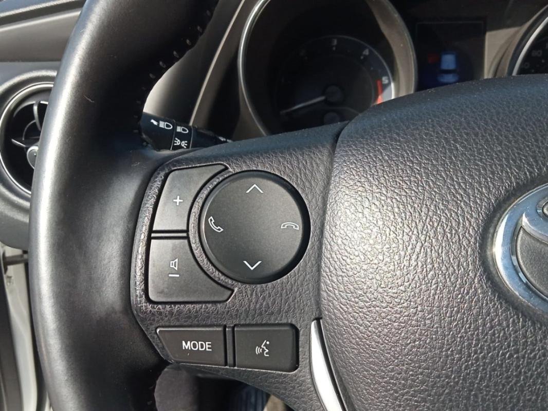 Toyota Auris - Photo 13