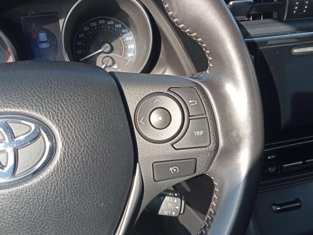 Toyota Auris - Photo 14