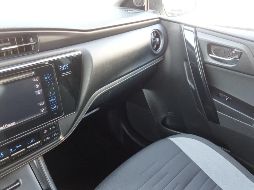 Toyota Auris - Photo 23