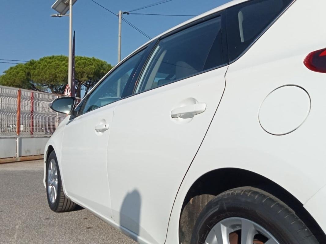 Toyota Auris - Photo 32