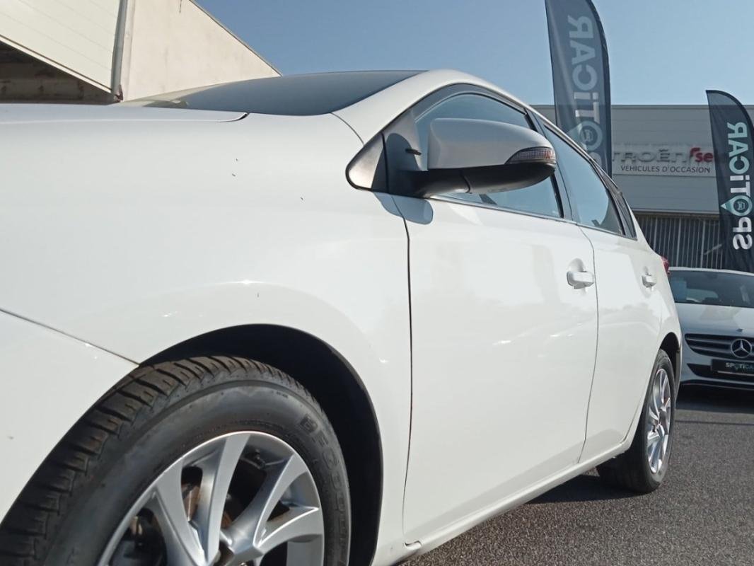 Toyota Auris - Photo 35