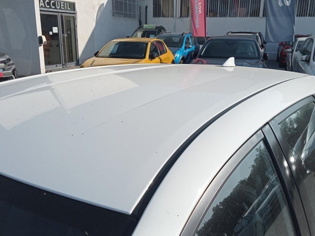 Toyota Auris - Photo 36
