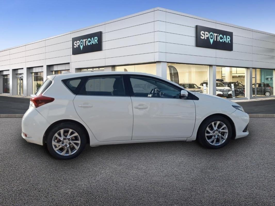 Toyota Auris - Photo 4