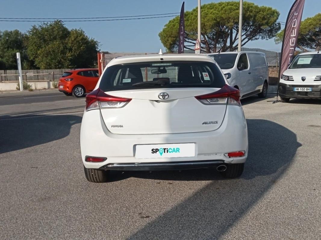Toyota Auris - Photo 43