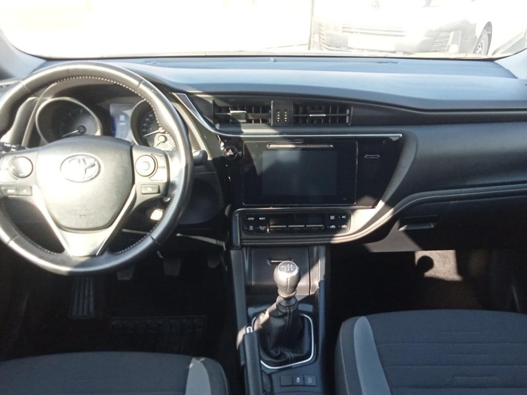 Toyota Auris - Photo 8