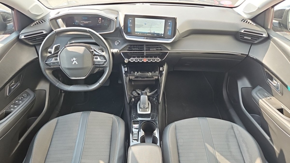 Peugeot 208 - Photo 12