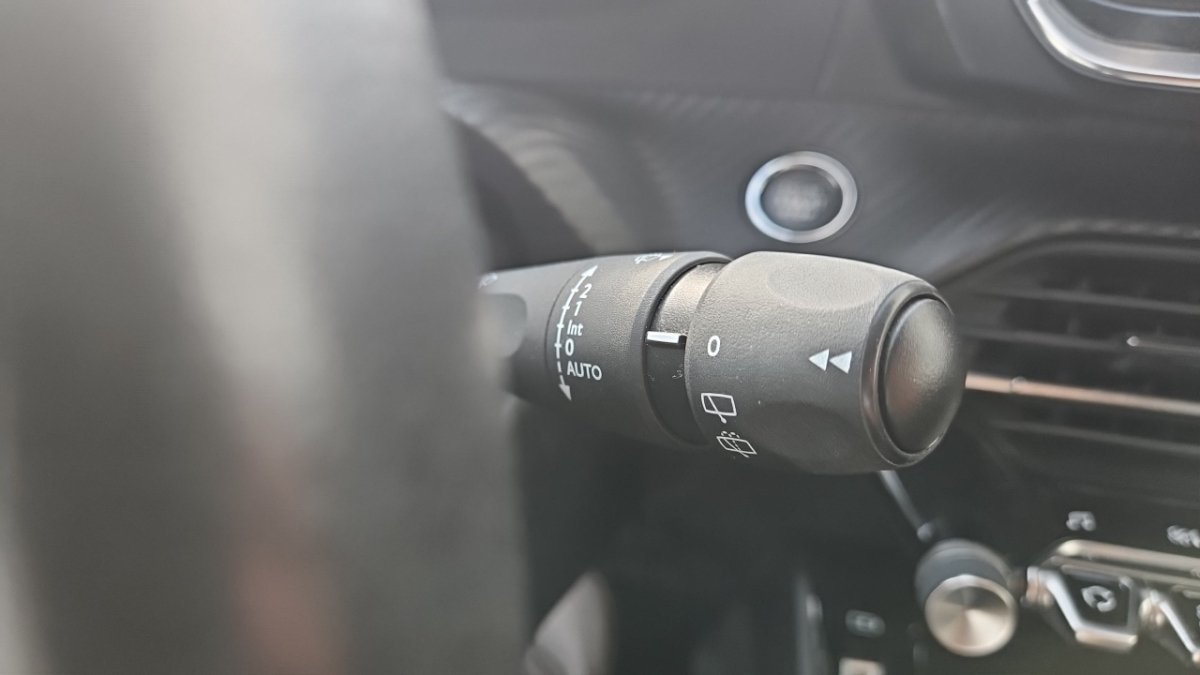 Peugeot 208 - Photo 21