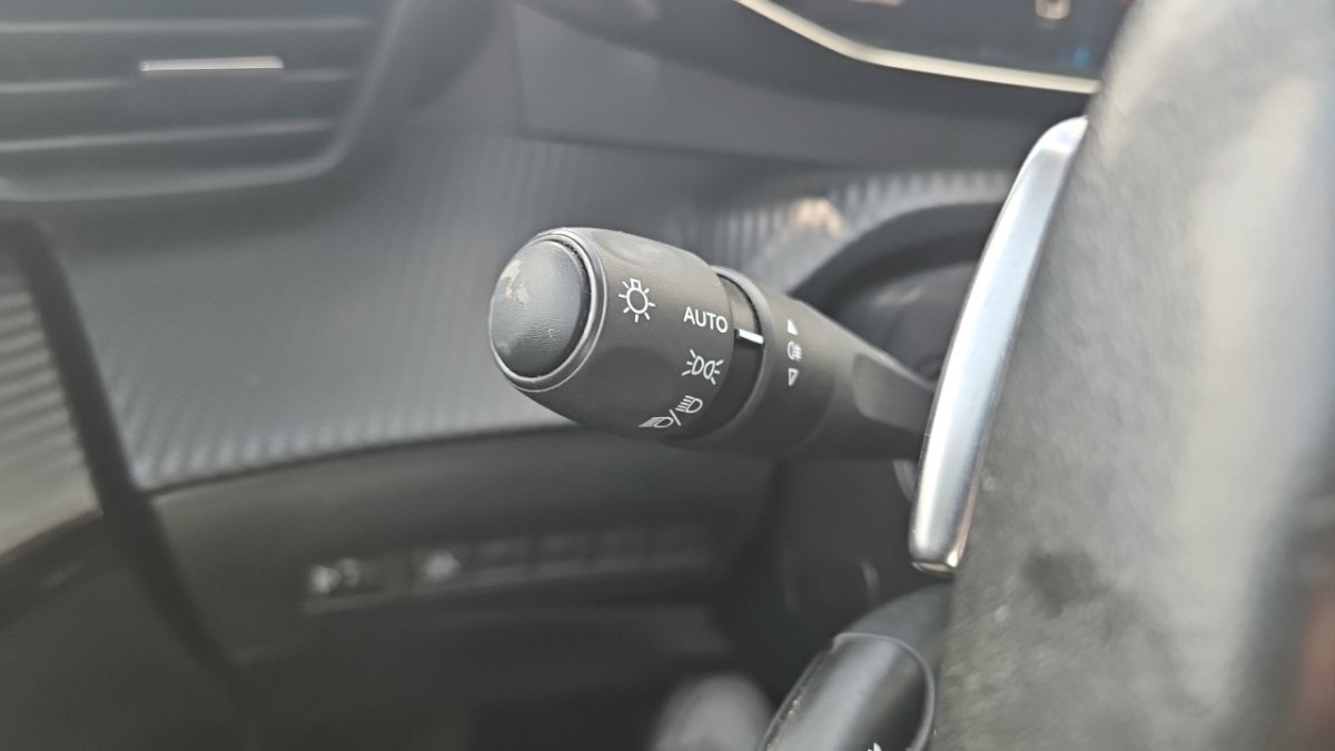 Peugeot 208 - Photo 22