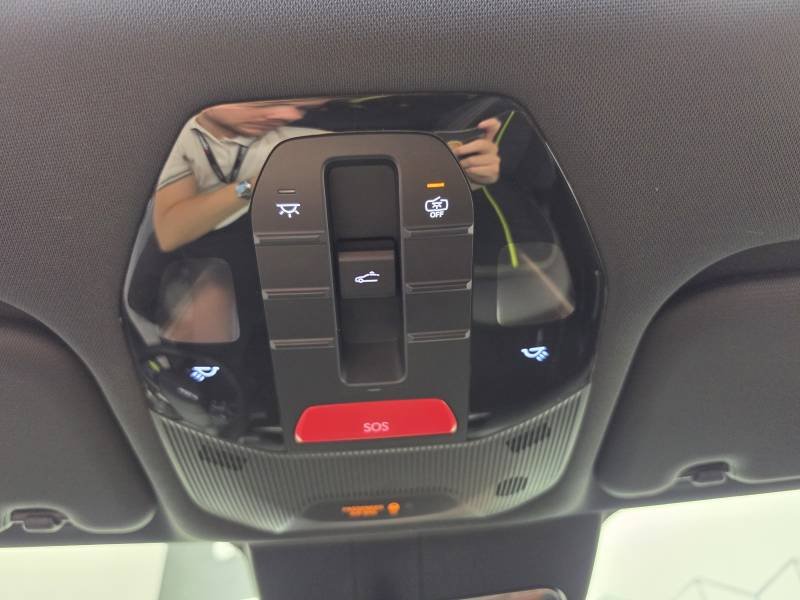Kia EV4 - Photo 16
