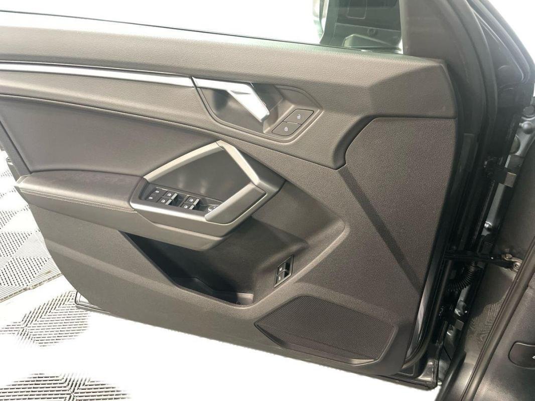 Audi Q3 - Photo 15