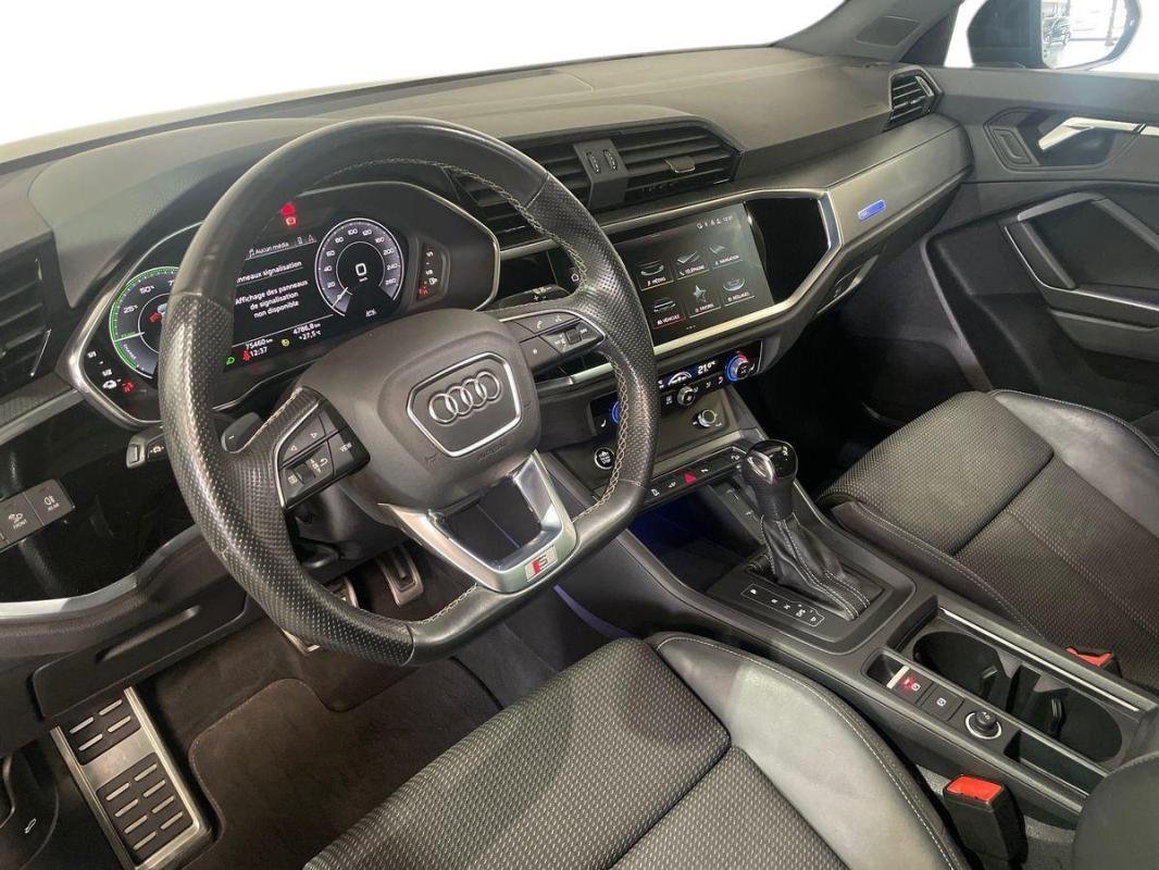 Audi Q3 - Photo 9