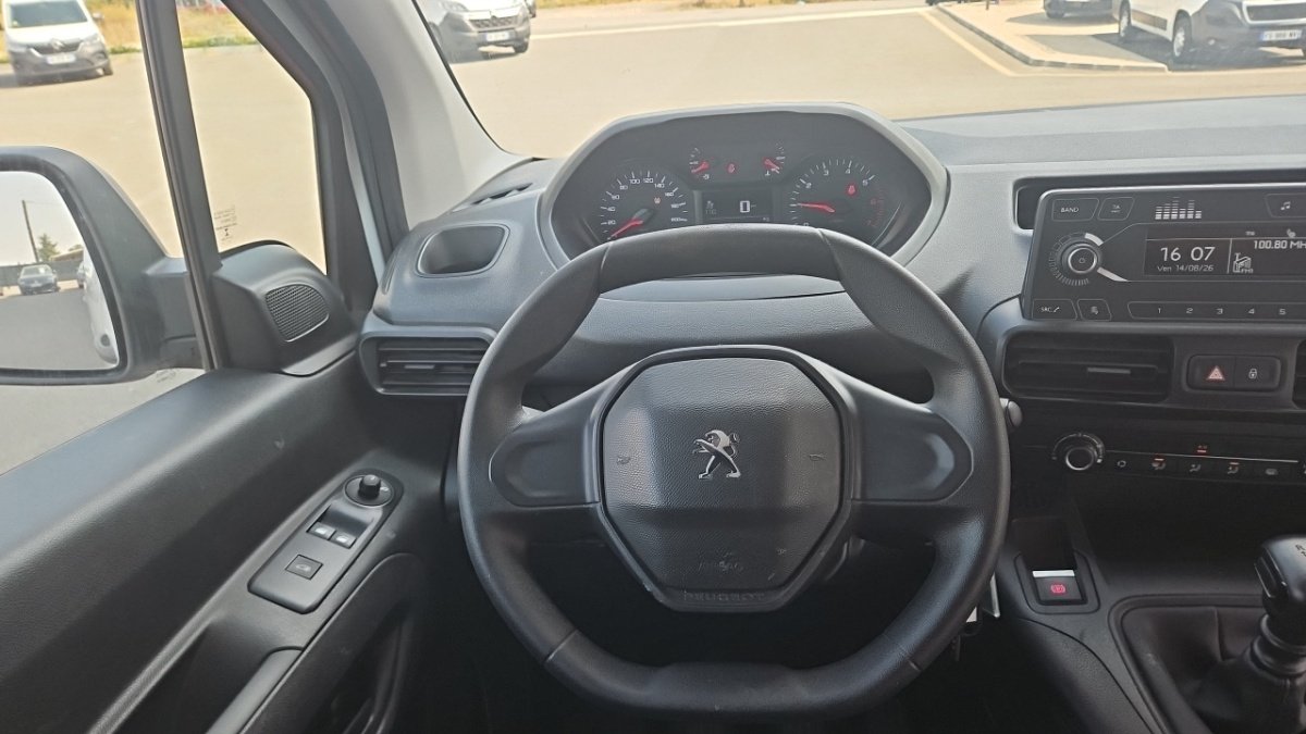 Peugeot Partner - Photo 11