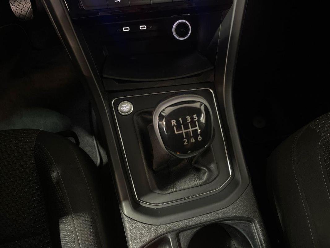 Volkswagen Touran - Photo 11