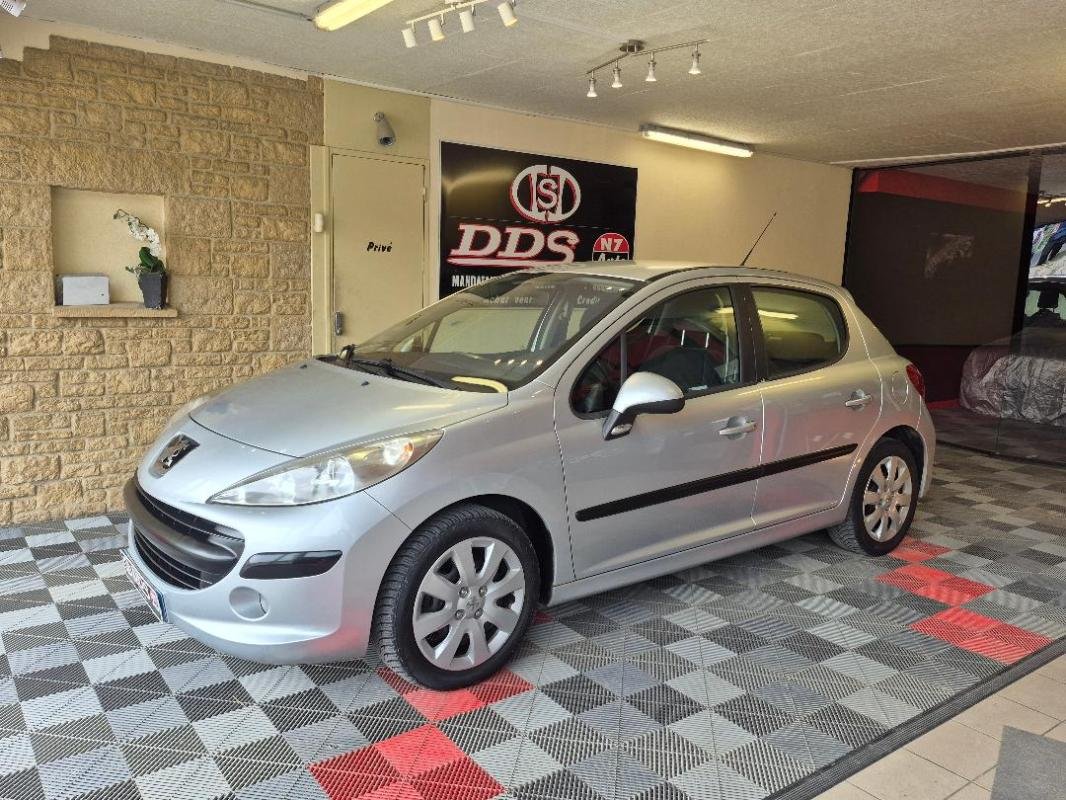 Peugeot 207 - Photo 1