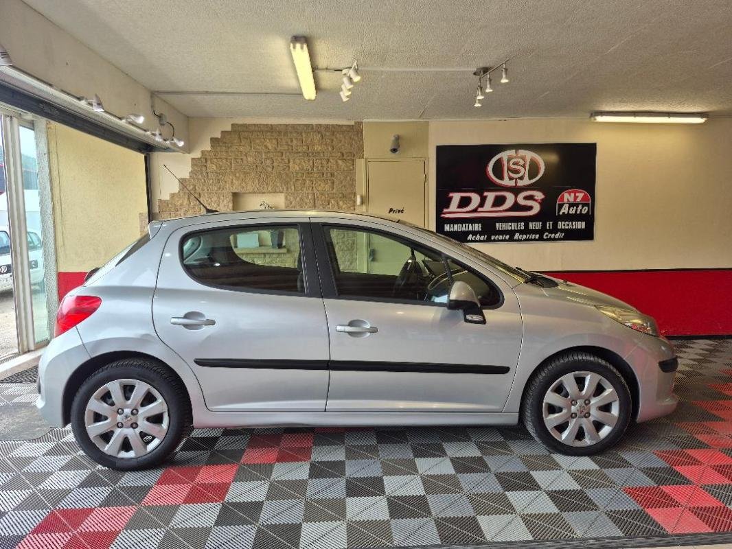 Peugeot 207 - Photo 11