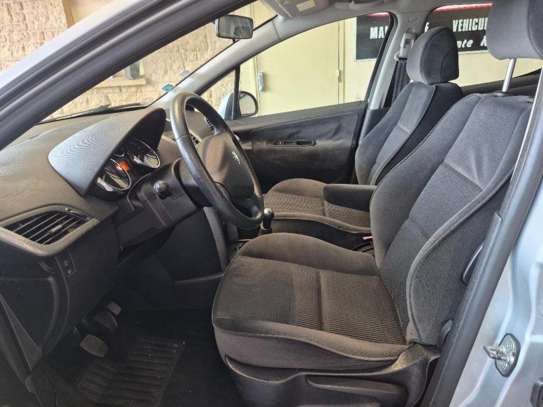 Peugeot 207 - Photo 13