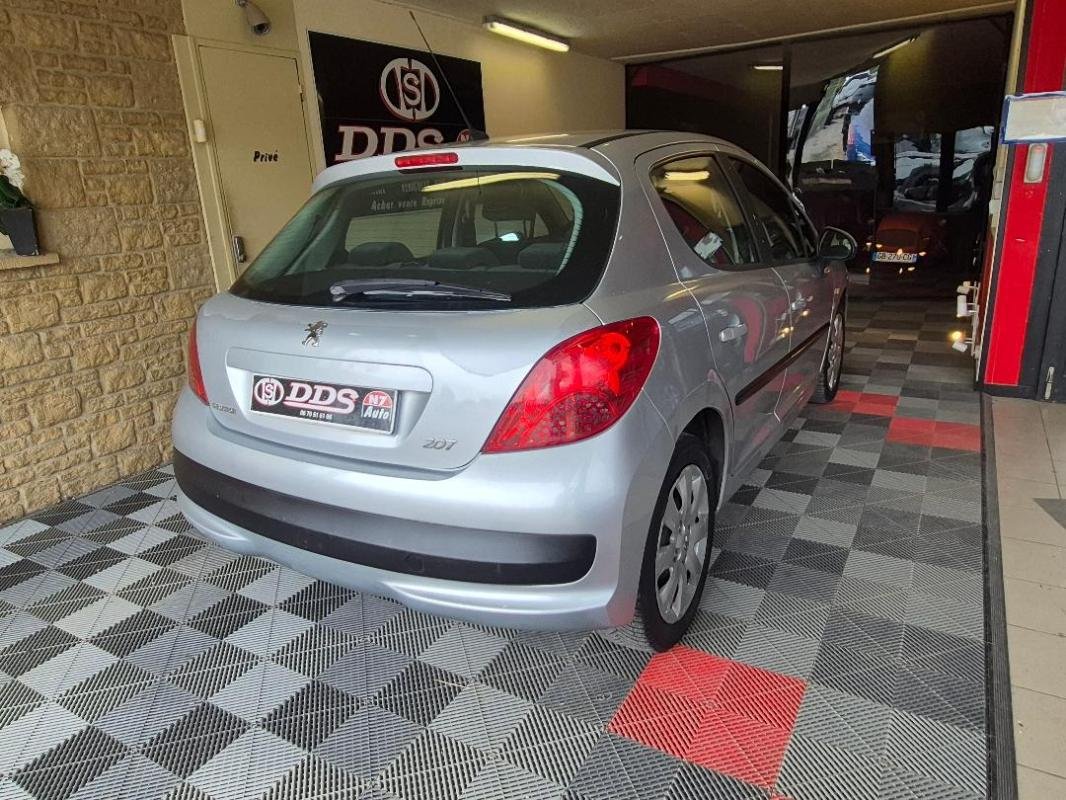 Peugeot 207 - Photo 9