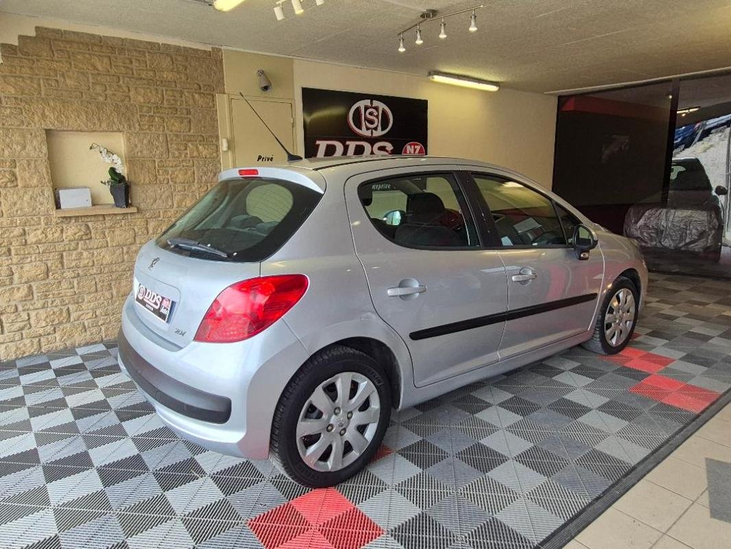 Peugeot 207 - Photo 10