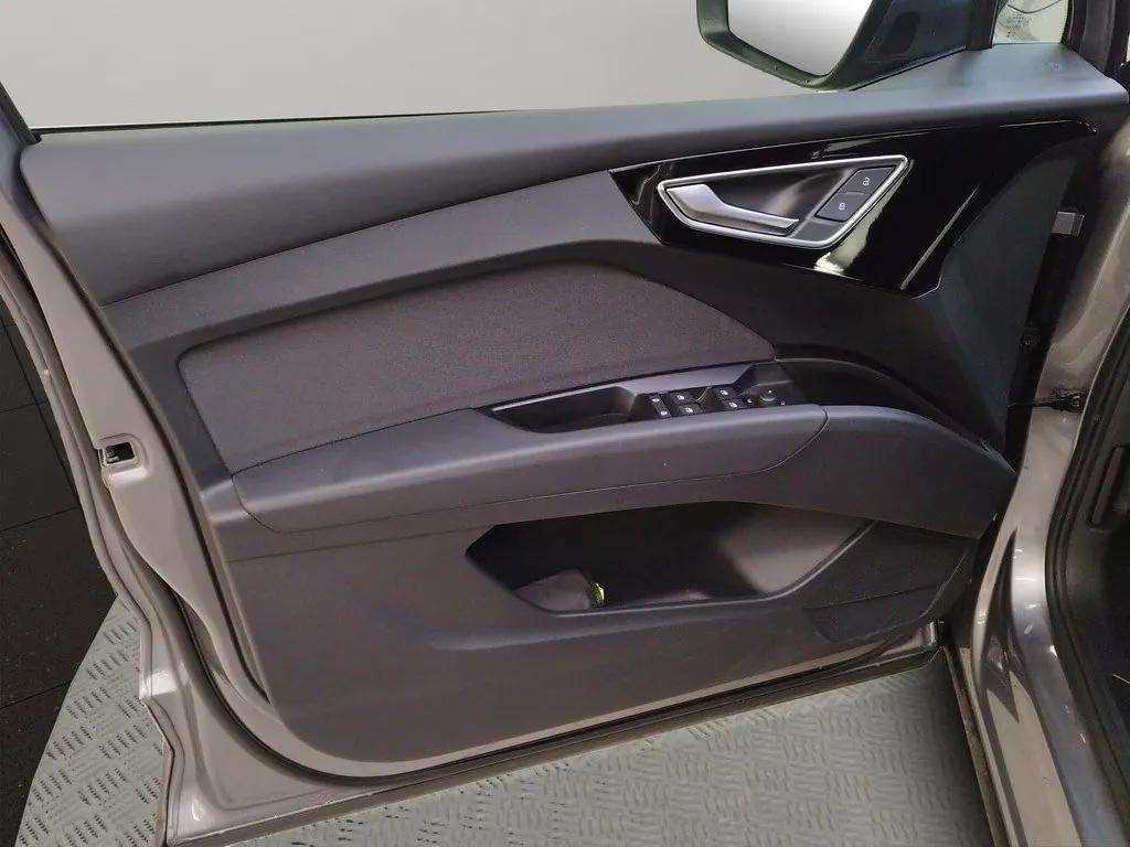 Audi Q4 e-tron - Photo 11