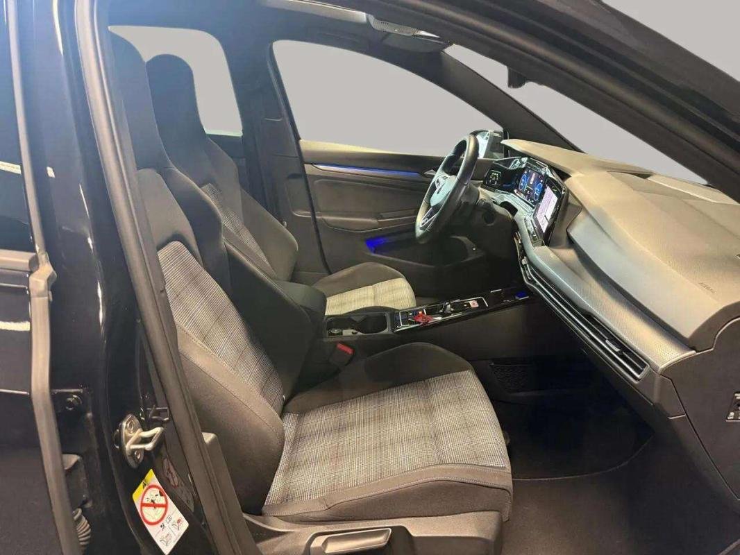 Volkswagen Golf - Photo 11