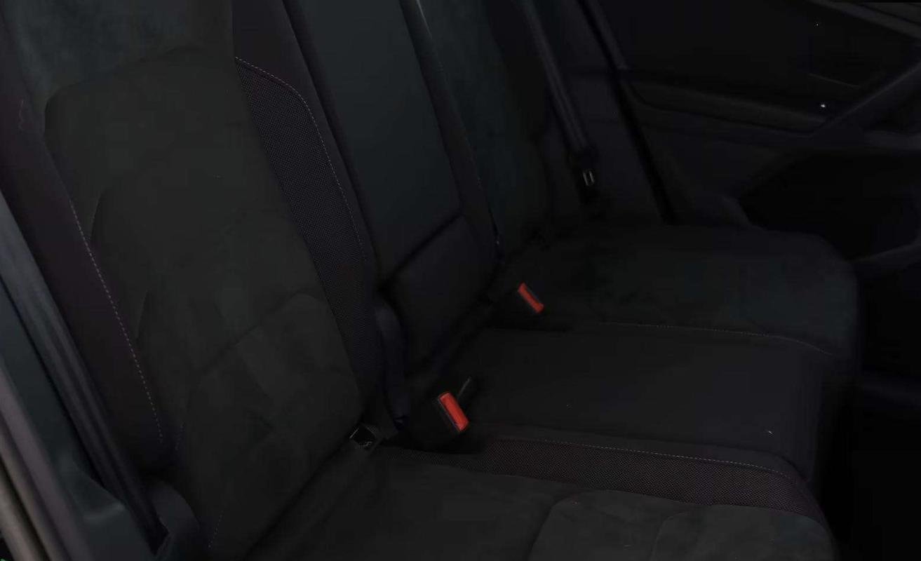 Volkswagen Tiguan - Photo 12