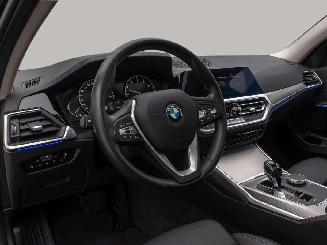 BMW Série 3 - Photo 15