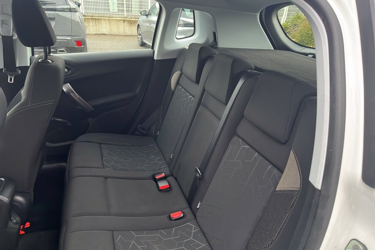 Peugeot 2008 - Photo 12
