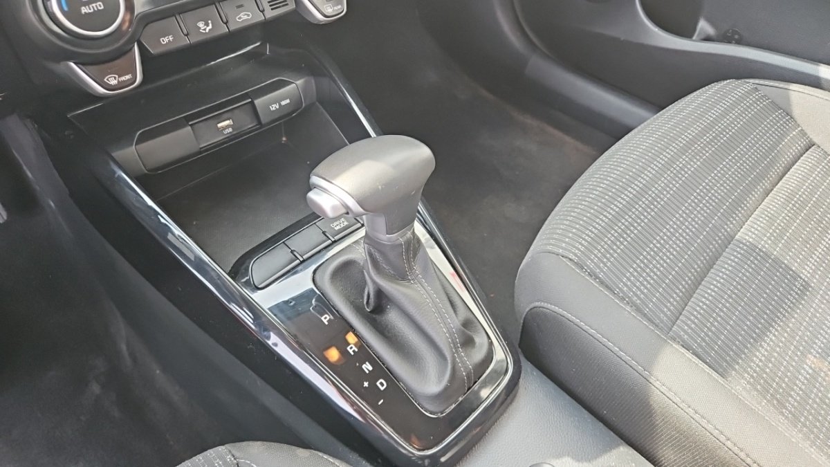 Kia Stonic - Photo 25