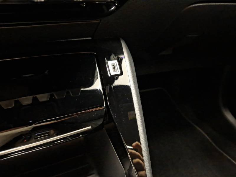 Peugeot 208 - Photo 32