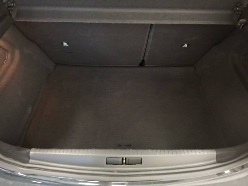 Peugeot 208 - Photo 9