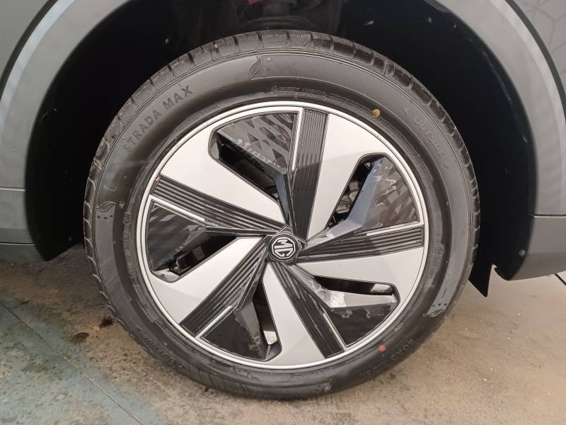 MG ZS - Photo 10