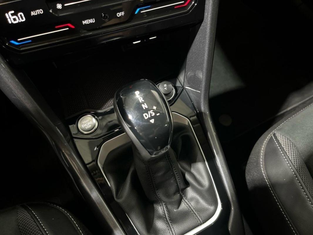 Volkswagen T-Roc - Photo 11