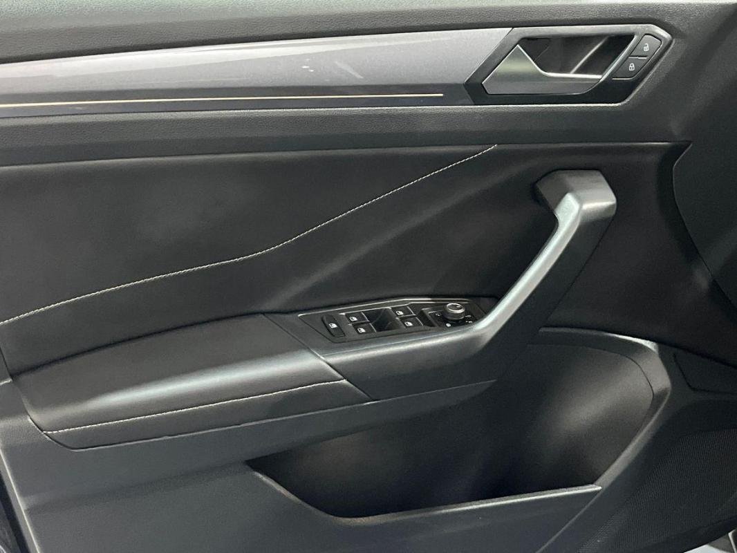 Volkswagen T-Roc - Photo 15
