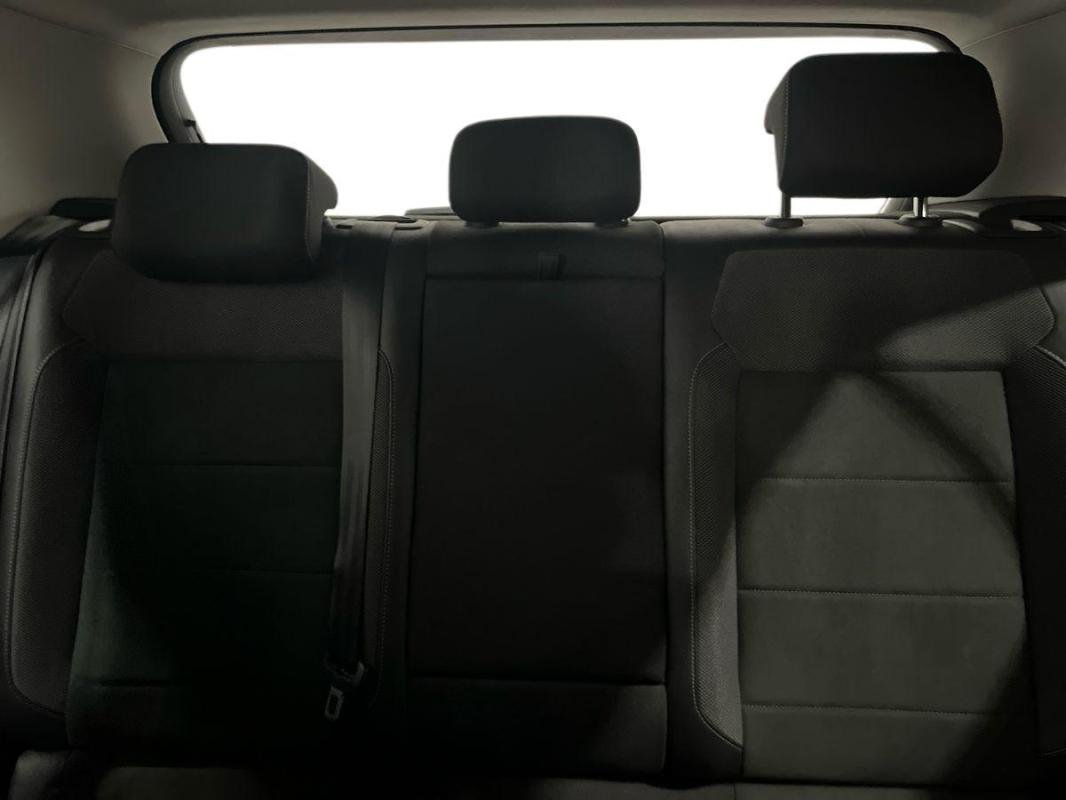 Volkswagen T-Roc - Photo 22