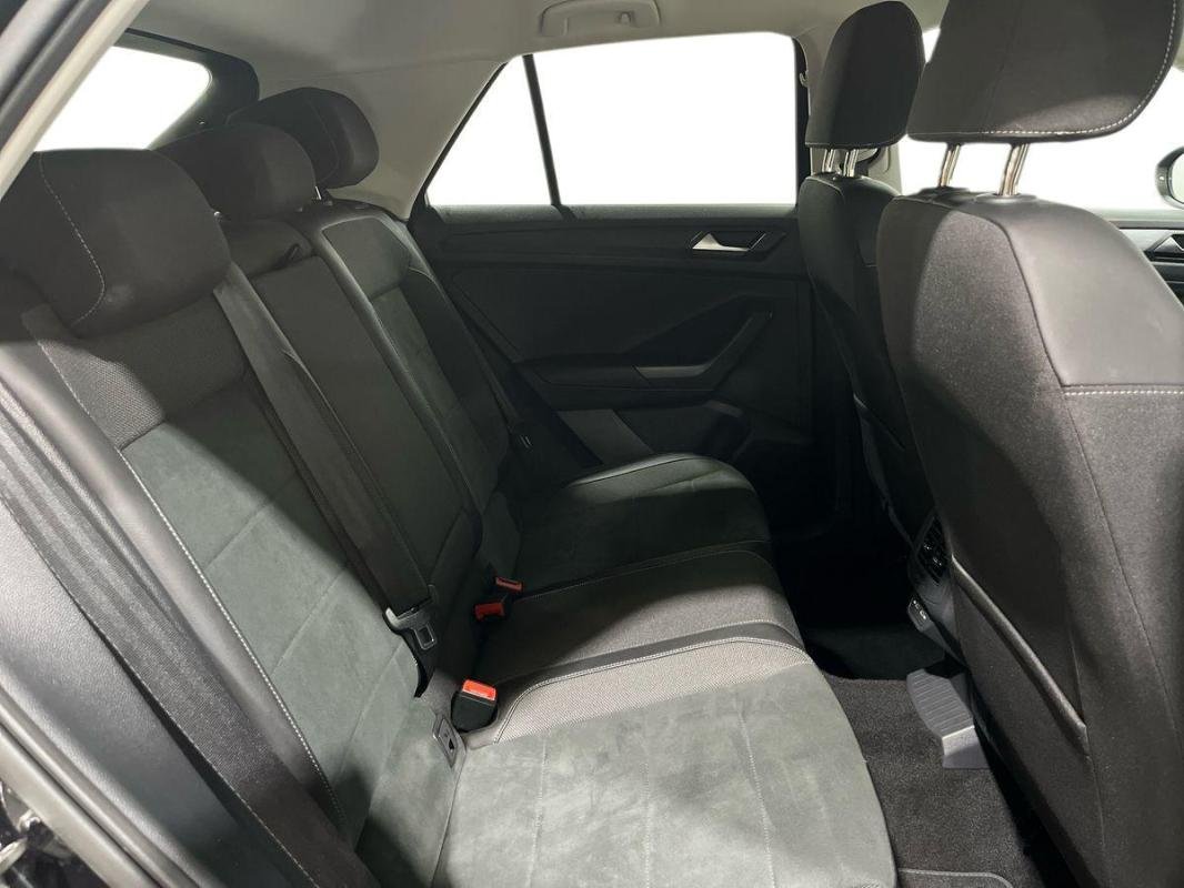 Volkswagen T-Roc - Photo 23