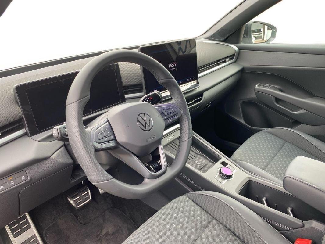 Volkswagen T-Roc - Photo 24