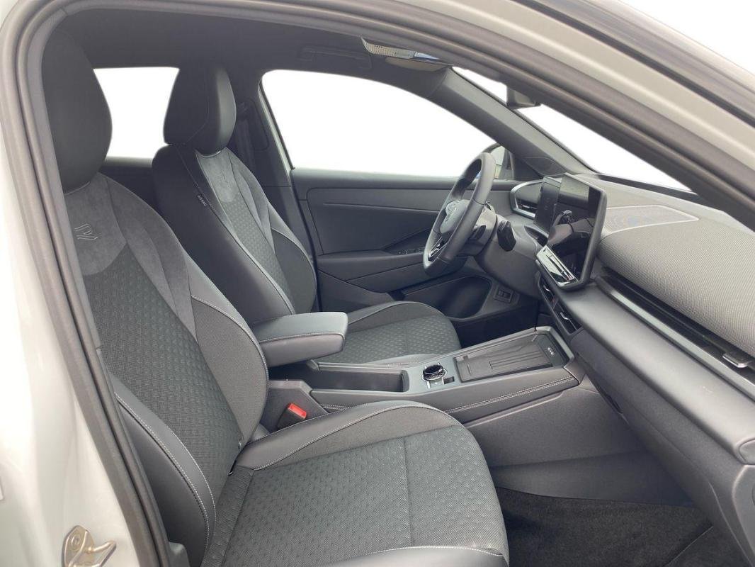 Volkswagen T-Roc - Photo 9