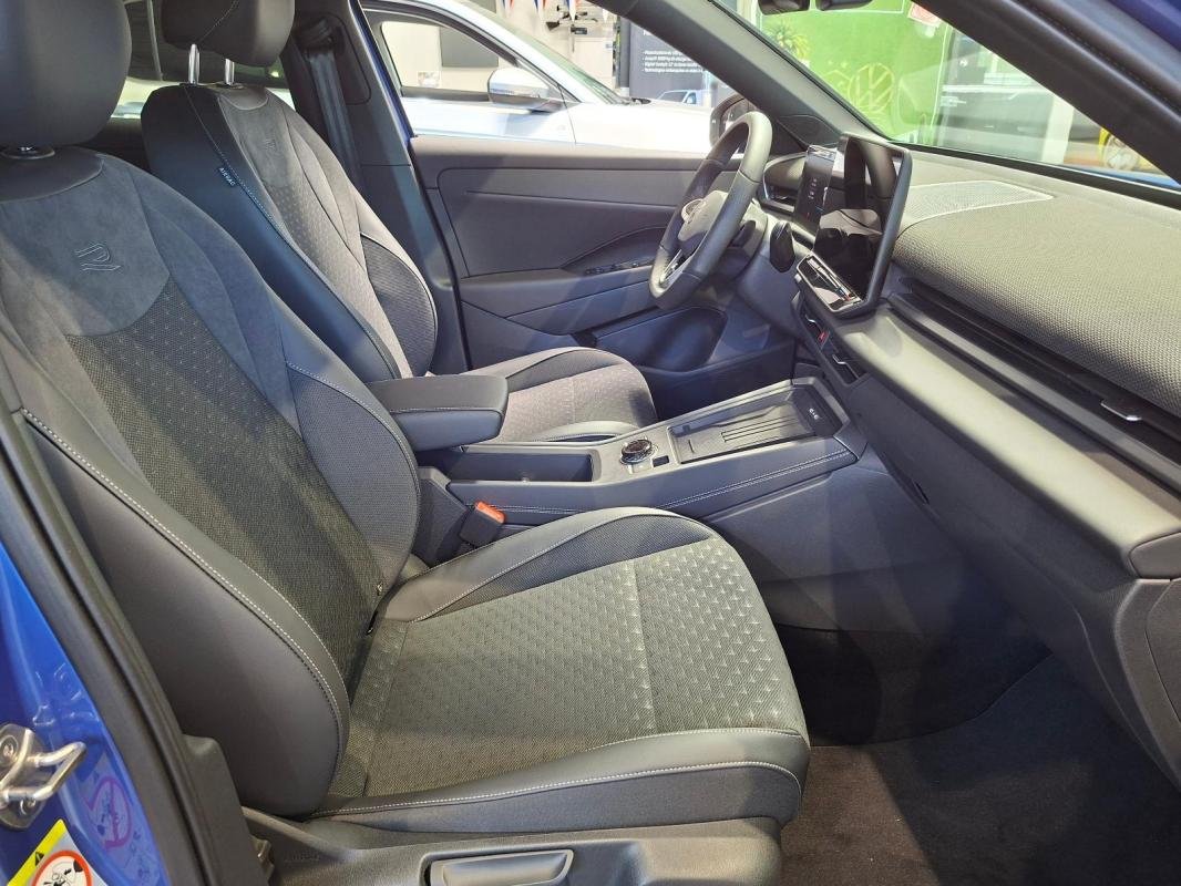 Volkswagen T-Roc - Photo 12