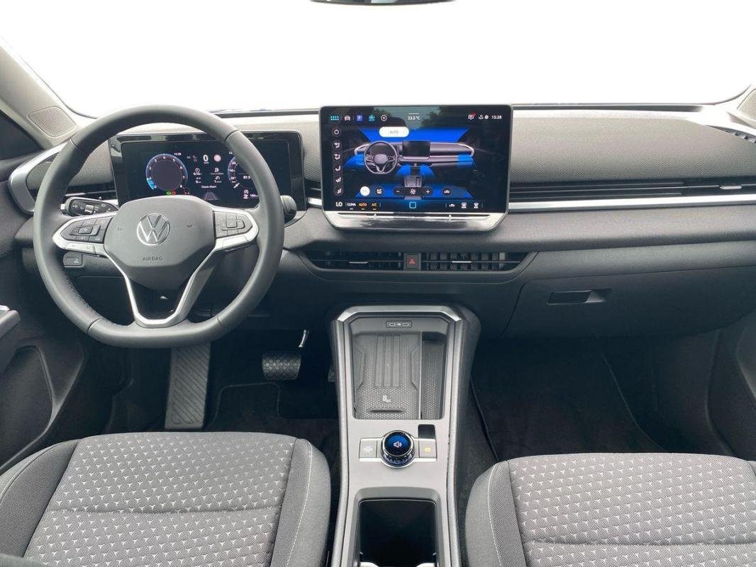 Volkswagen T-Roc - Photo 8