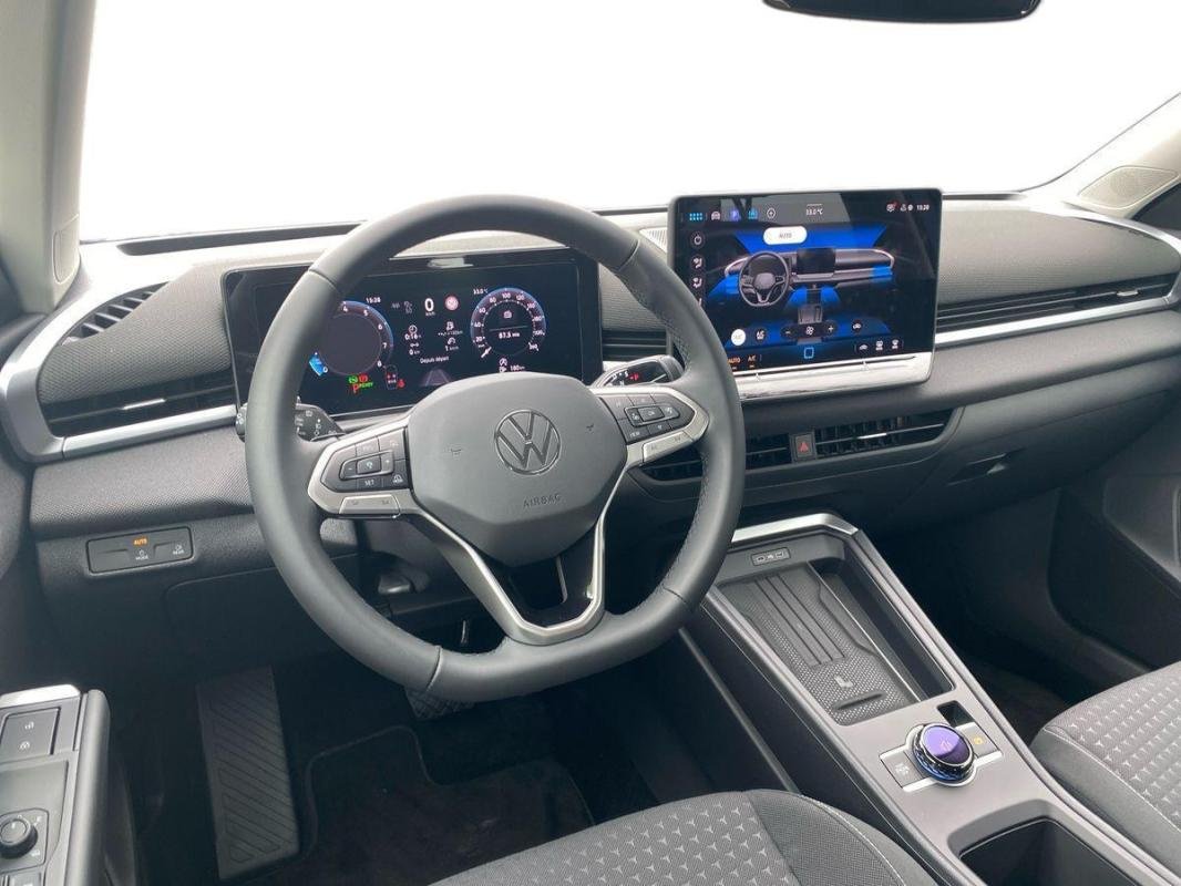 Volkswagen T-Roc - Photo 9